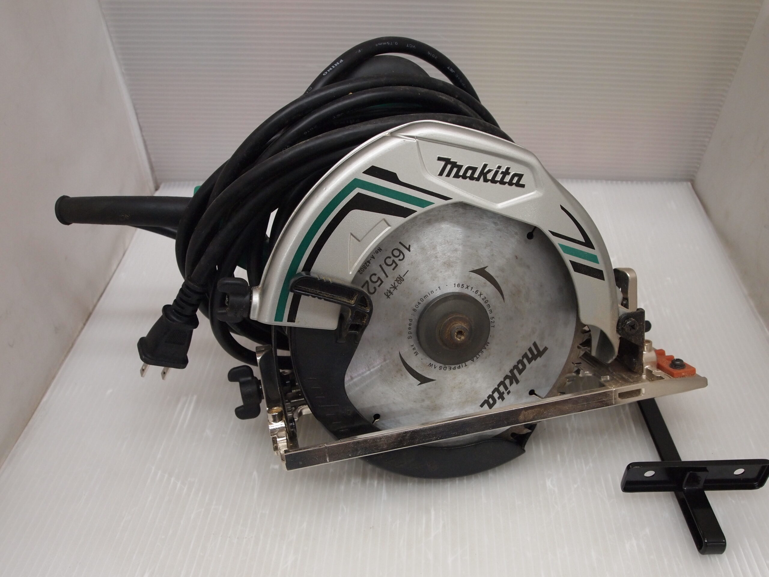 マキタ makita 5840BA マルノコ 中古品 190mm 【ハンズクラフト宜野湾店】 マキタ 190mm際切マルノコ 5840BAの中古 中古C傷汚れあり 《東京・調布